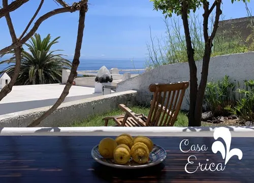 Casa vacanza vista mare a Stromboli terrazza