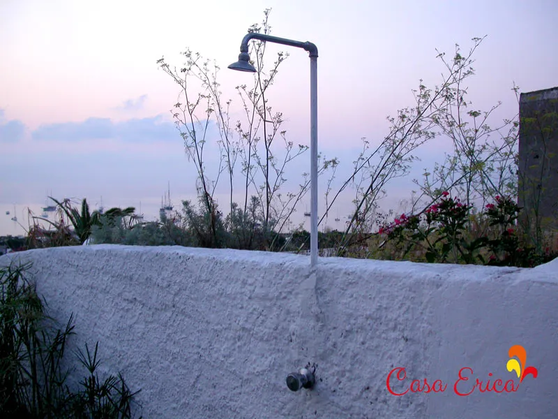 La Vision: doccia esterna alba