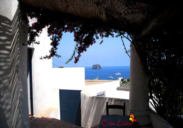 Posizione di Casa Erica a Stromboli: panorama strombolicchio
